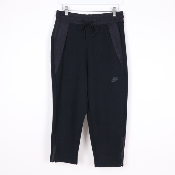 Nike Tech Fleece Cropped Pants - Picture 2 of 9